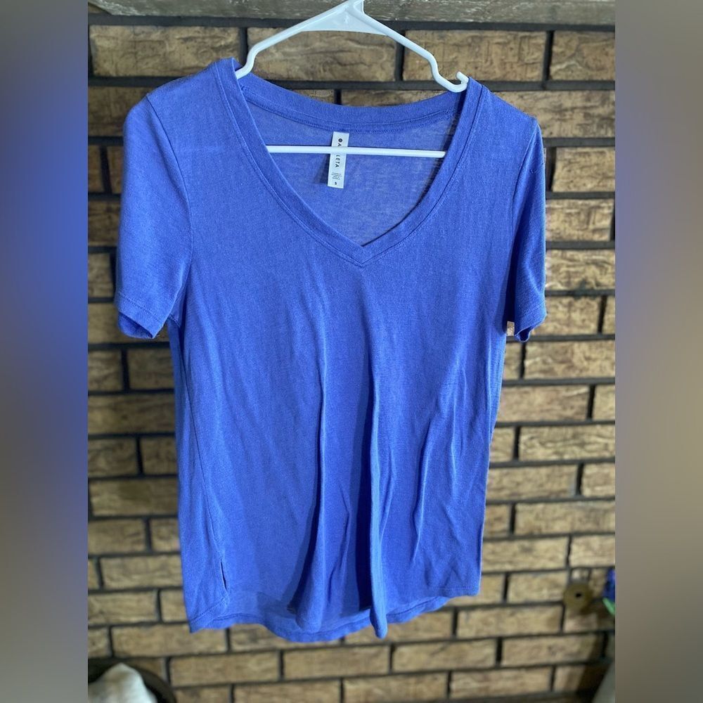 Blue athleta vneck‎